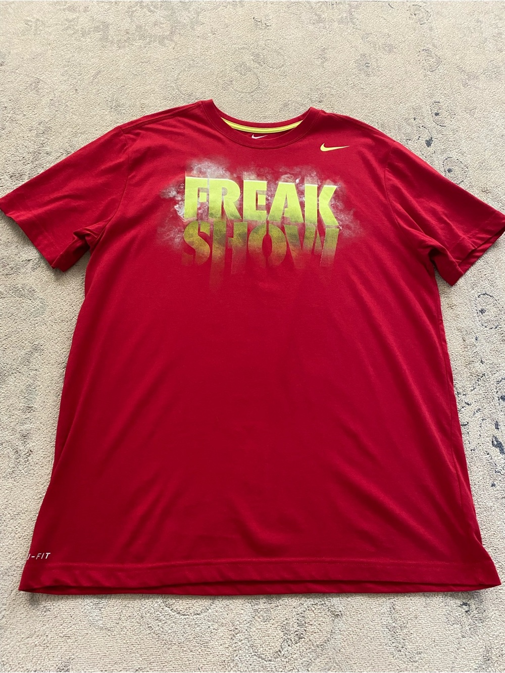 Nike Freak Show Dri-Fit Men's T-shirt Large Red Yellow Cotton Blend